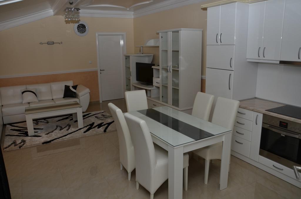 Apartments Royal Menex Pozsarevác Szoba fotó