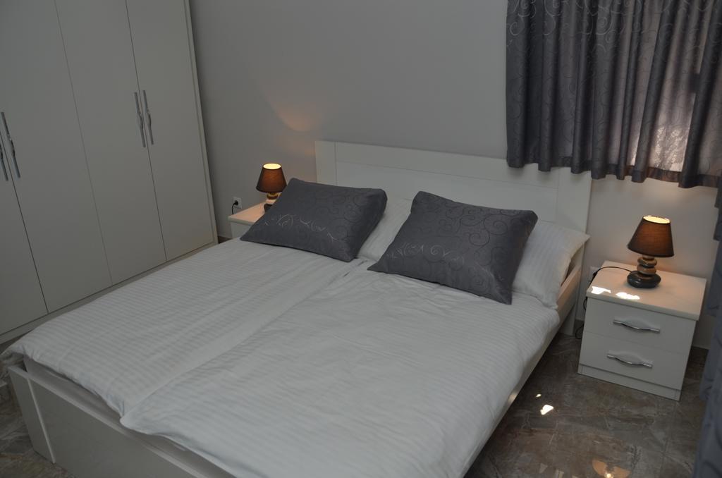 Apartments Royal Menex Pozsarevác Kültér fotó