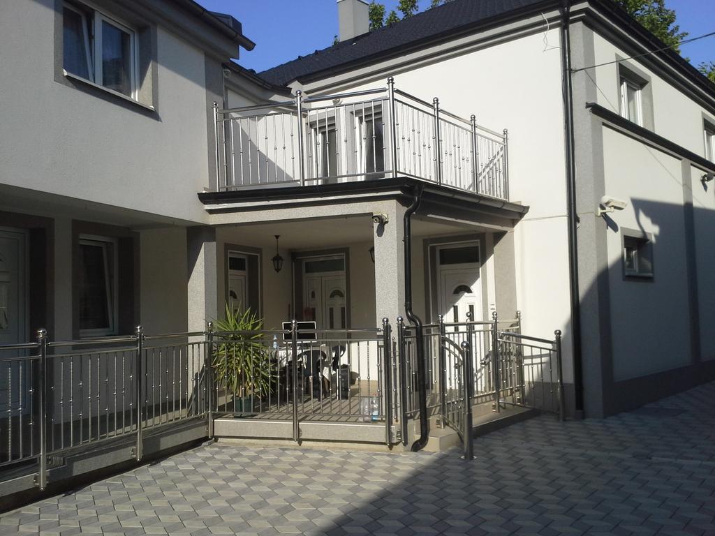 Apartments Royal Menex Pozsarevác Kültér fotó