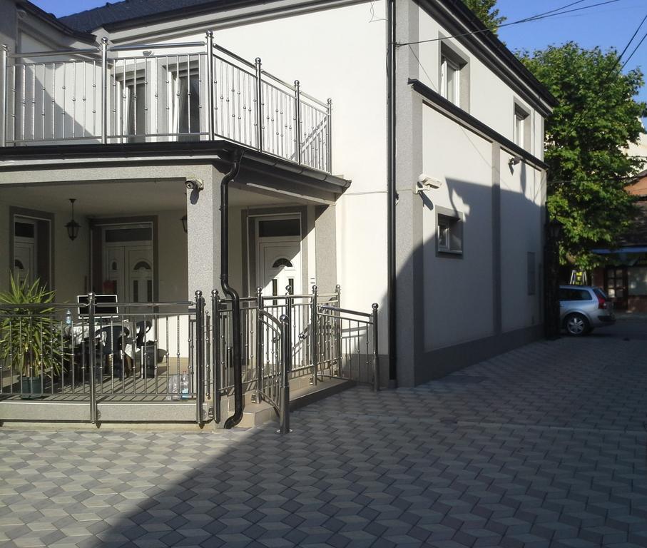 Apartments Royal Menex Pozsarevác Kültér fotó
