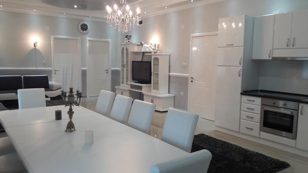 Apartments Royal Menex Pozsarevác Kültér fotó