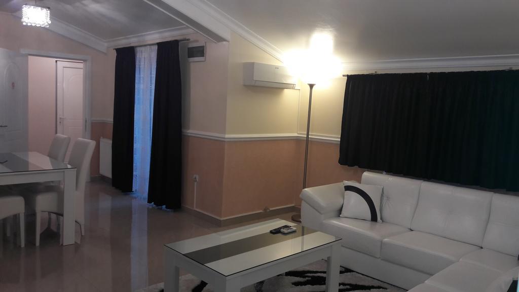 Apartments Royal Menex Pozsarevác Kültér fotó