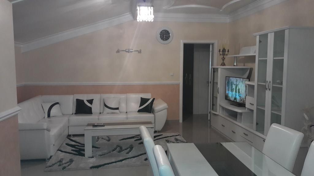 Apartments Royal Menex Pozsarevác Kültér fotó